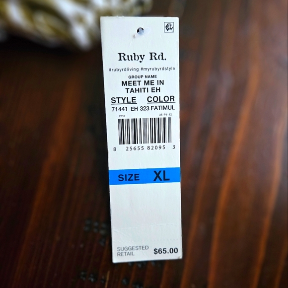 Ruby Rd leaf print Top - Picture 3 of 3